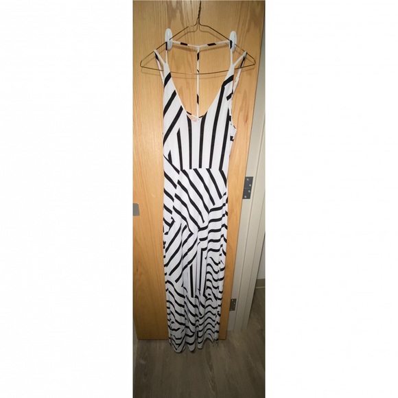 Dress - Picture 1 of 7